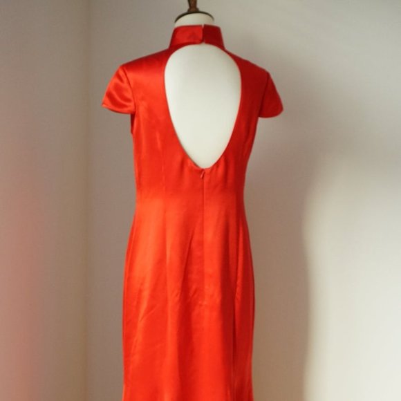 Red Silk Wedding Cheongsam | Simple Red Qipao - Picture 3 of 4